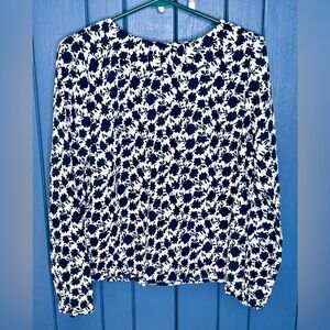 Black White Floral Shirt Juniors Medium Pointed Peter Pan Collar Whimsical Retro